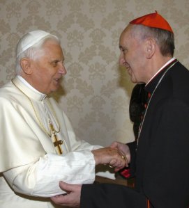 Jorge Bergoglio con el entonces Papa Benedicto XVI en el 2007.