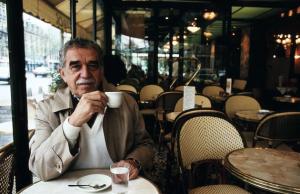 El escritor colombiano en un café de París, Francia el 11 de septiembre de 1990. 