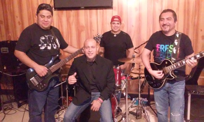 121914 ALEX PREZA Y GRUPO DEKADA2