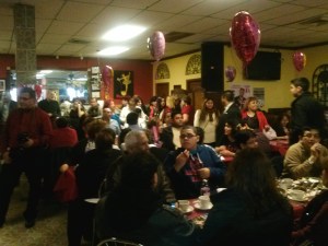 Los presentes saborearon un exquisito desayuno y disfrutaron de un variado espectaculo.