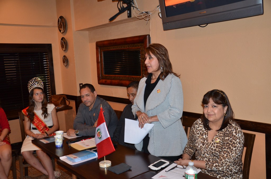 Ana Placencia, Presidenta de Peruvian Civic Association (PCANJ) hablando durante la conferencia de prensa en la que se dio a conocer el programa de actividades 2015 de la institucion. FOTOS: ALEJANDRO ROMAN
