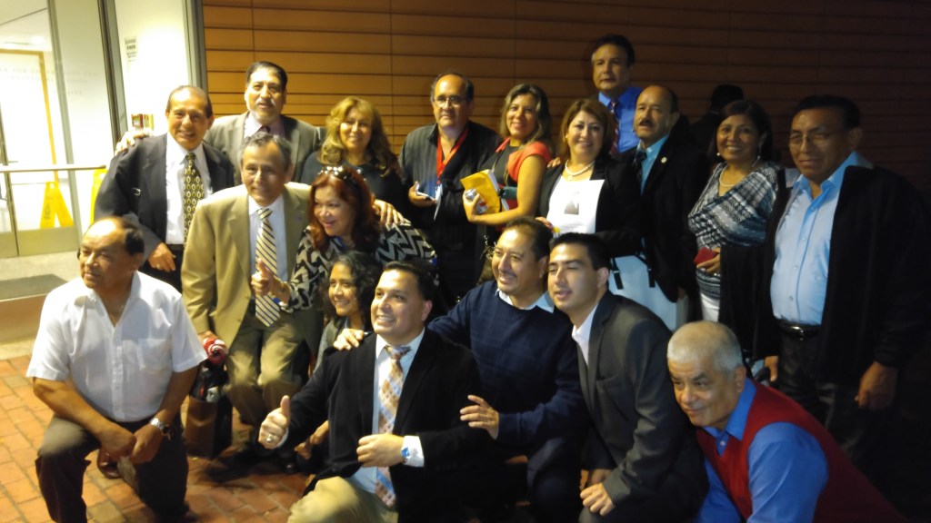 La lidereza Keiko Fujimori junto a sus seguidores en la Universidad de Harvard, en Boston. FOTO: ALEJANDRO ROMAN