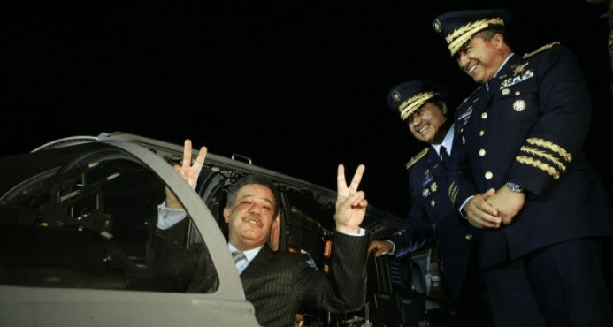 100516-leonel-fernandez-tucanos