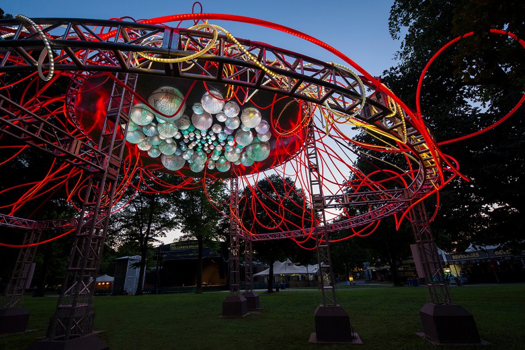 ► PERUANA GRIMANESA AMOROS INAUGURA ESCULTURA EN&nbsp;BROOKLYN