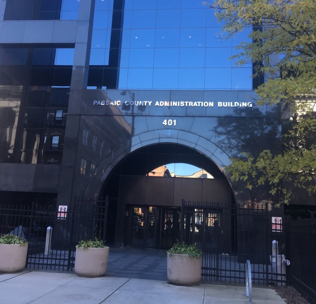 SECRETARIA DEL CONDADO PASSAIC DICE SENTIRSE CALIFICADA PARA EL&nbsp;CARGO