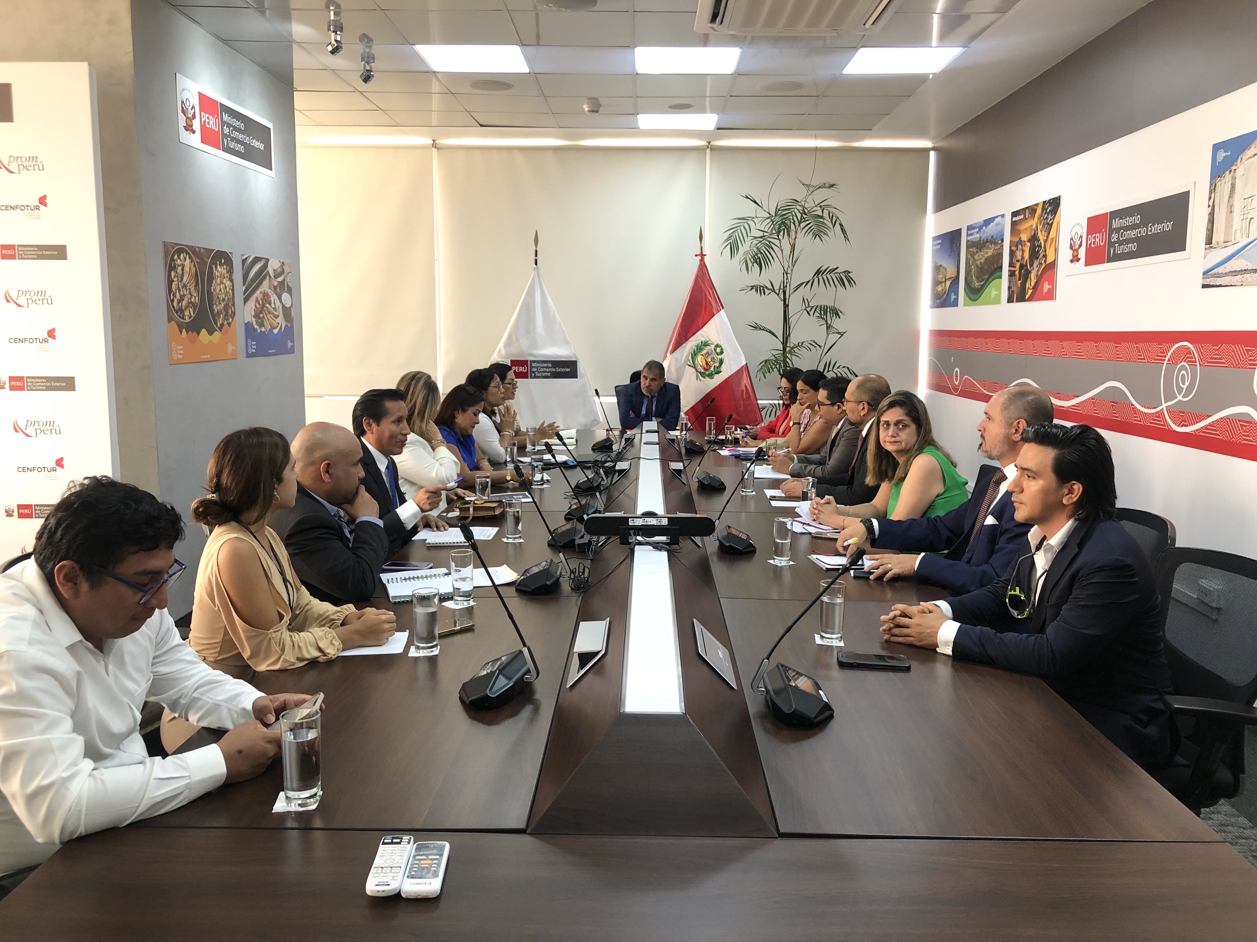 REUNION DE TRABAJO PARLAMENTO AMAZONICO