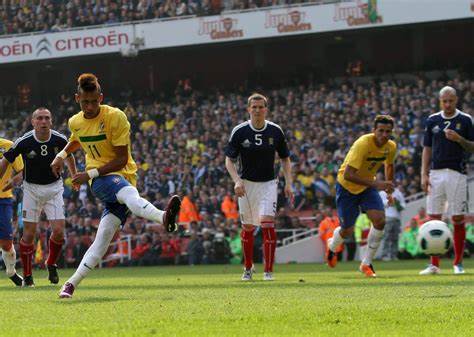 BRASIL GANA 3-0 A ESCOCIA Y PERMITE EL RETORNO DE&nbsp;NEYMAR