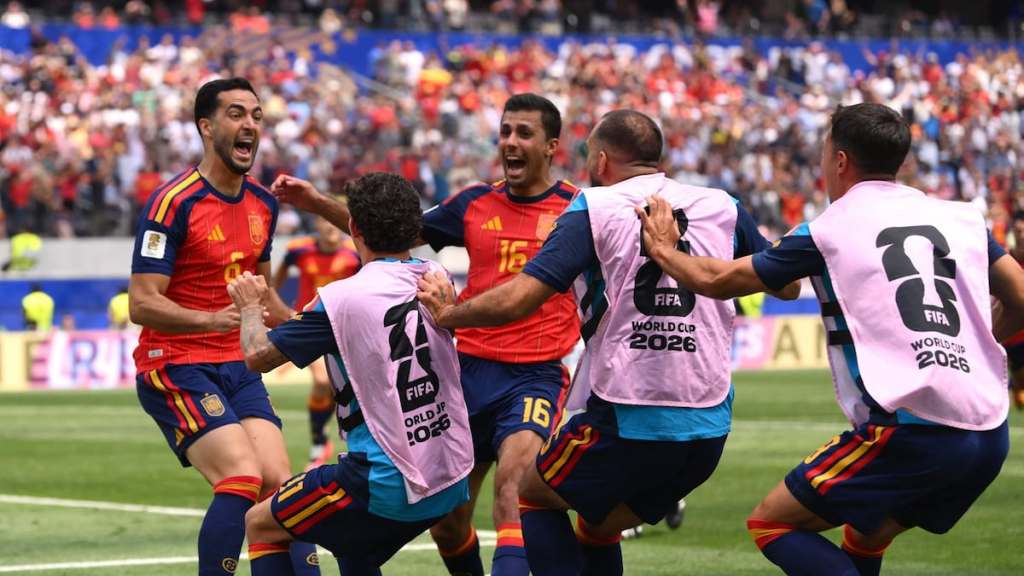 ¡OLÉ ESPAÑA! LA MADRE PATRIA AVANZA A SEMIFINALES TRAS GANAR 2-1 A BÉLGICA EN INTENSO PARTIDO…