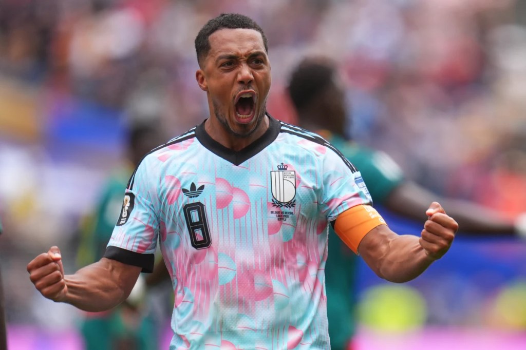 TRAS IR PERDIENDO 2-0… BÉLGICA SE RECUPERA Y PASA A OCTAVOS GANANDO 3-2 A&nbsp;SENEGAL
