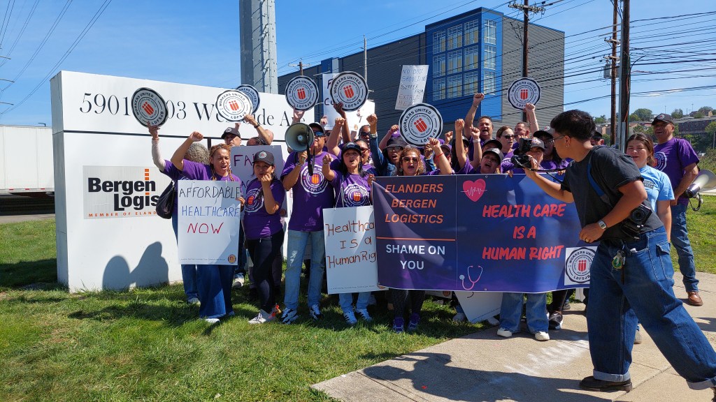 TRABAJADORAS DE «BERGEN LOGISTICS» PROTESTAN PARA EXIGIR CONDICIONES LABORALES&nbsp;JUSTAS